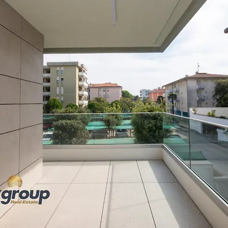 Sunrise Tower * Μπιμπιόνε